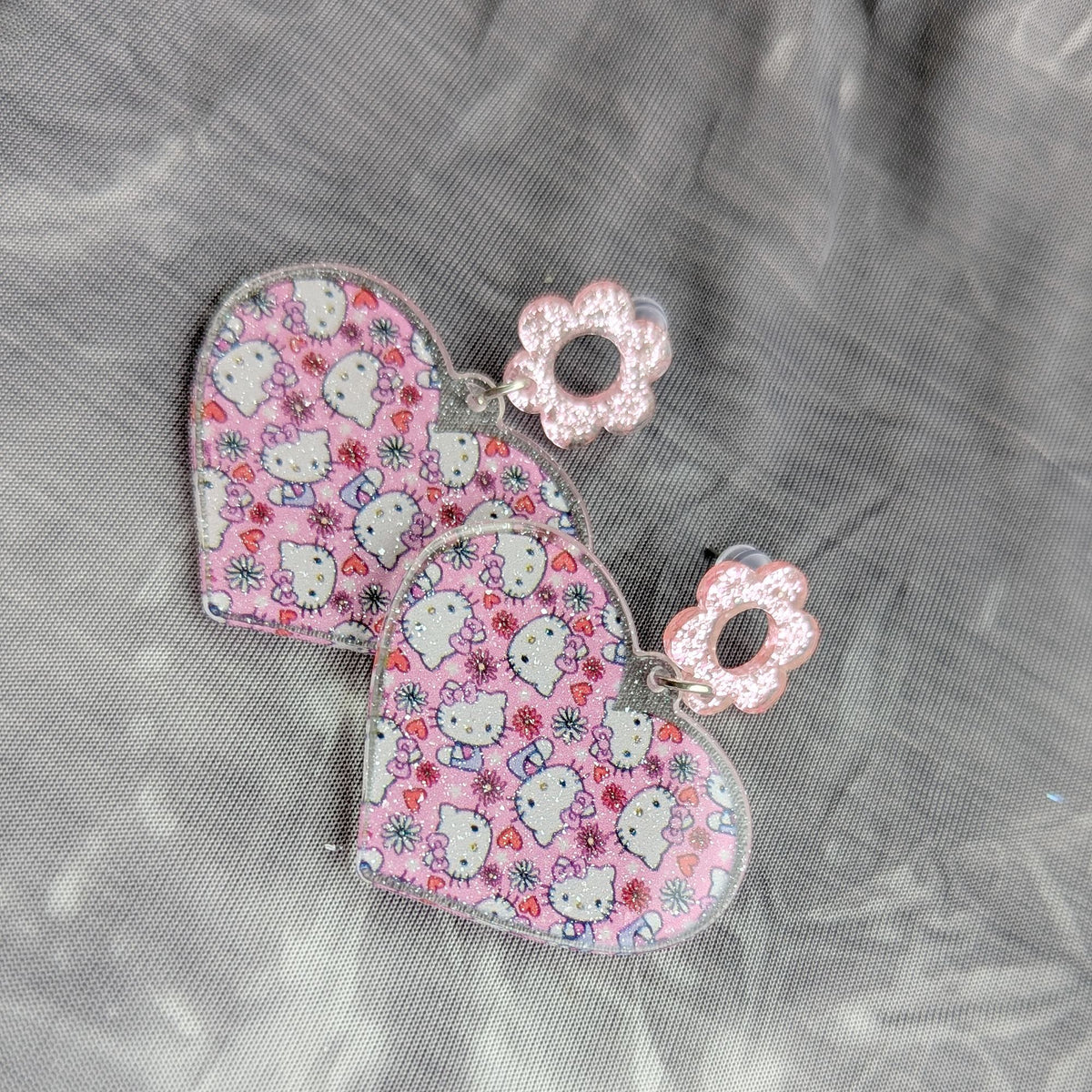 Hello Kitty Print Heart Earrings